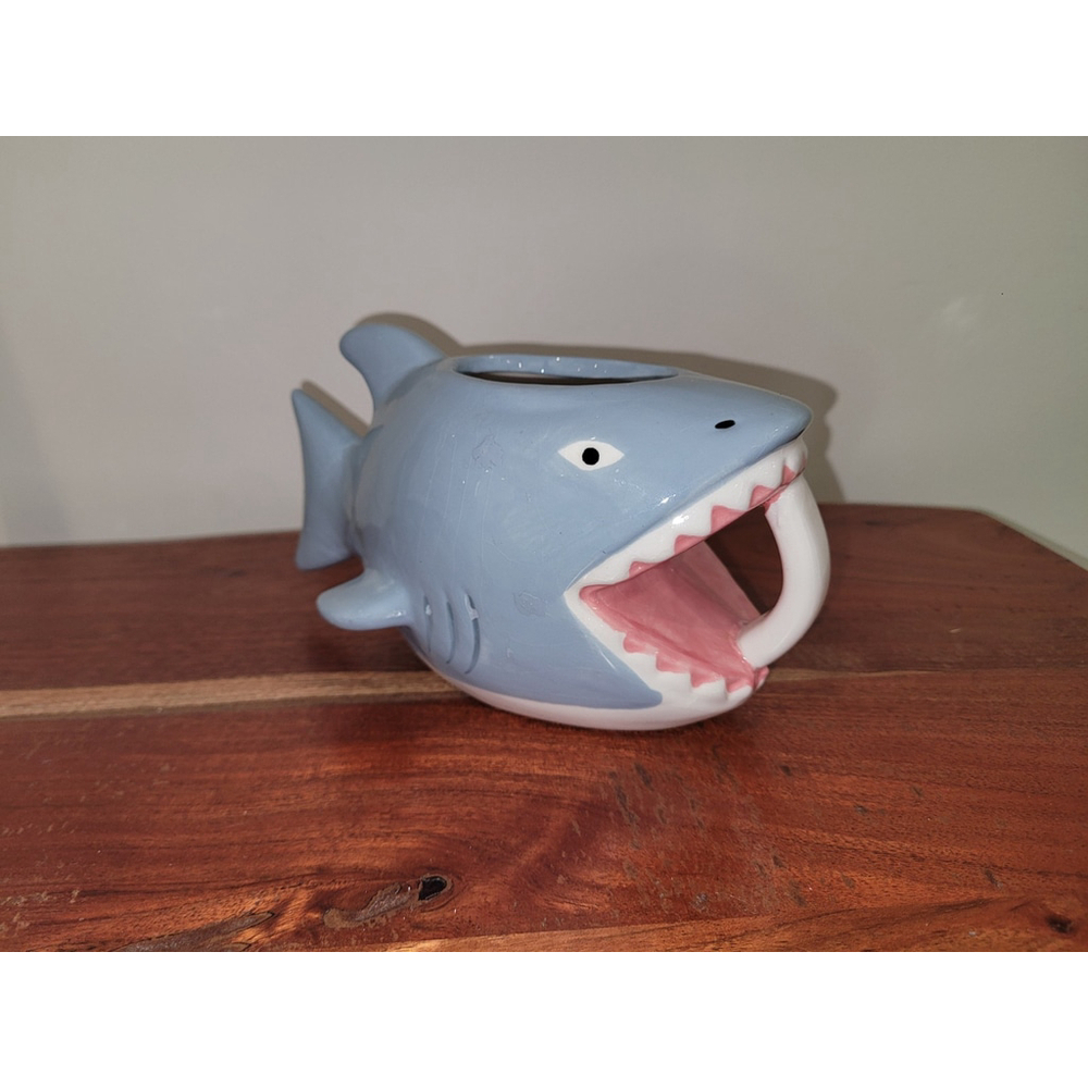 Great White Shark Mug Bite Me Coffee Ceramic Bigmouth Jaws 16 oz READ planter